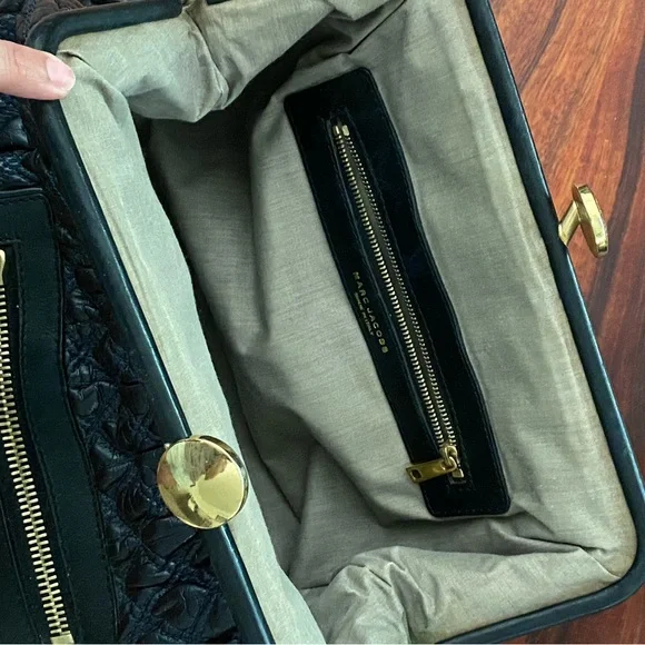 Marc Jacobs Black and Gold Quilted Shoulder Bag “STAM” - Picture 8 of 9